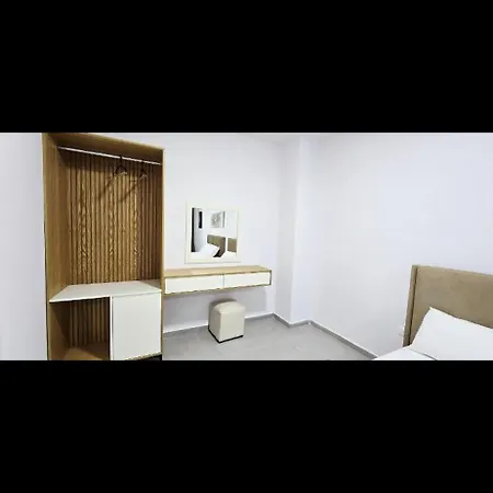 The Stylist 1br For 4 *