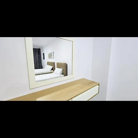 The Stylist 1br For 4 Apartment *
