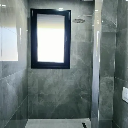 The Stylist 1br For 4 * Himarë