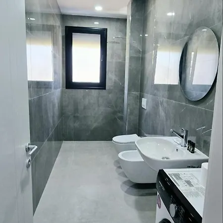 The Stylist 1br For 4 Apartment